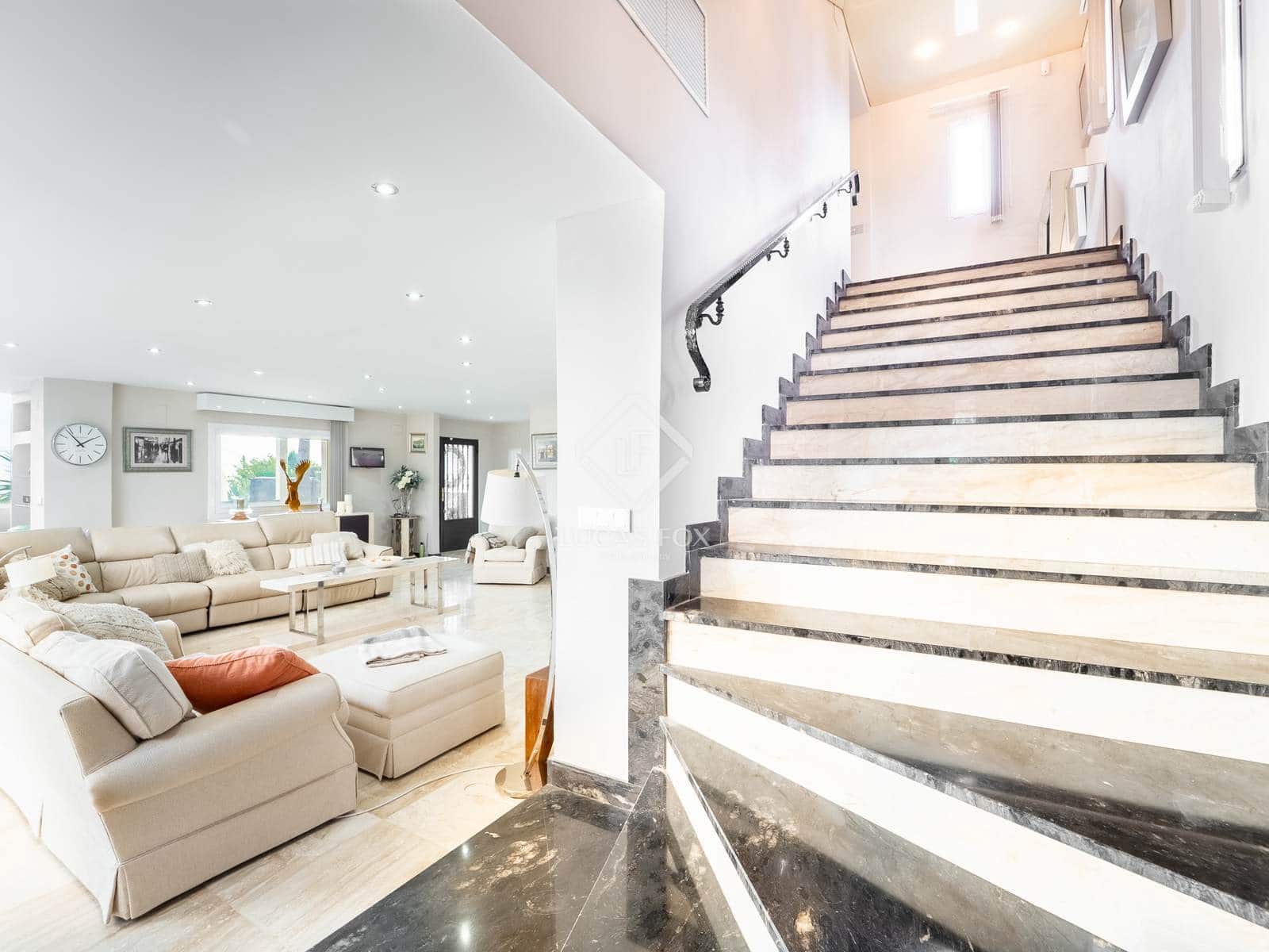 4 chambre Villa/Maison à vendre à San Vicente / Sant Vicent del Raspeig avec garage - 750 000 € (Ref: 9318098)