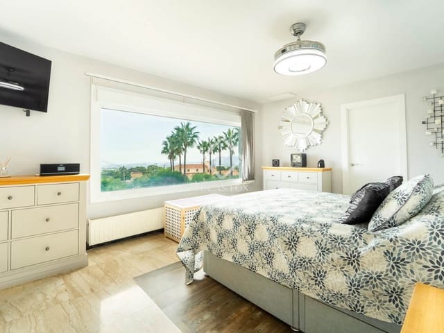 4 chambre Villa/Maison à vendre à San Vicente / Sant Vicent del Raspeig avec garage - 750 000 € (Ref: 9318098)