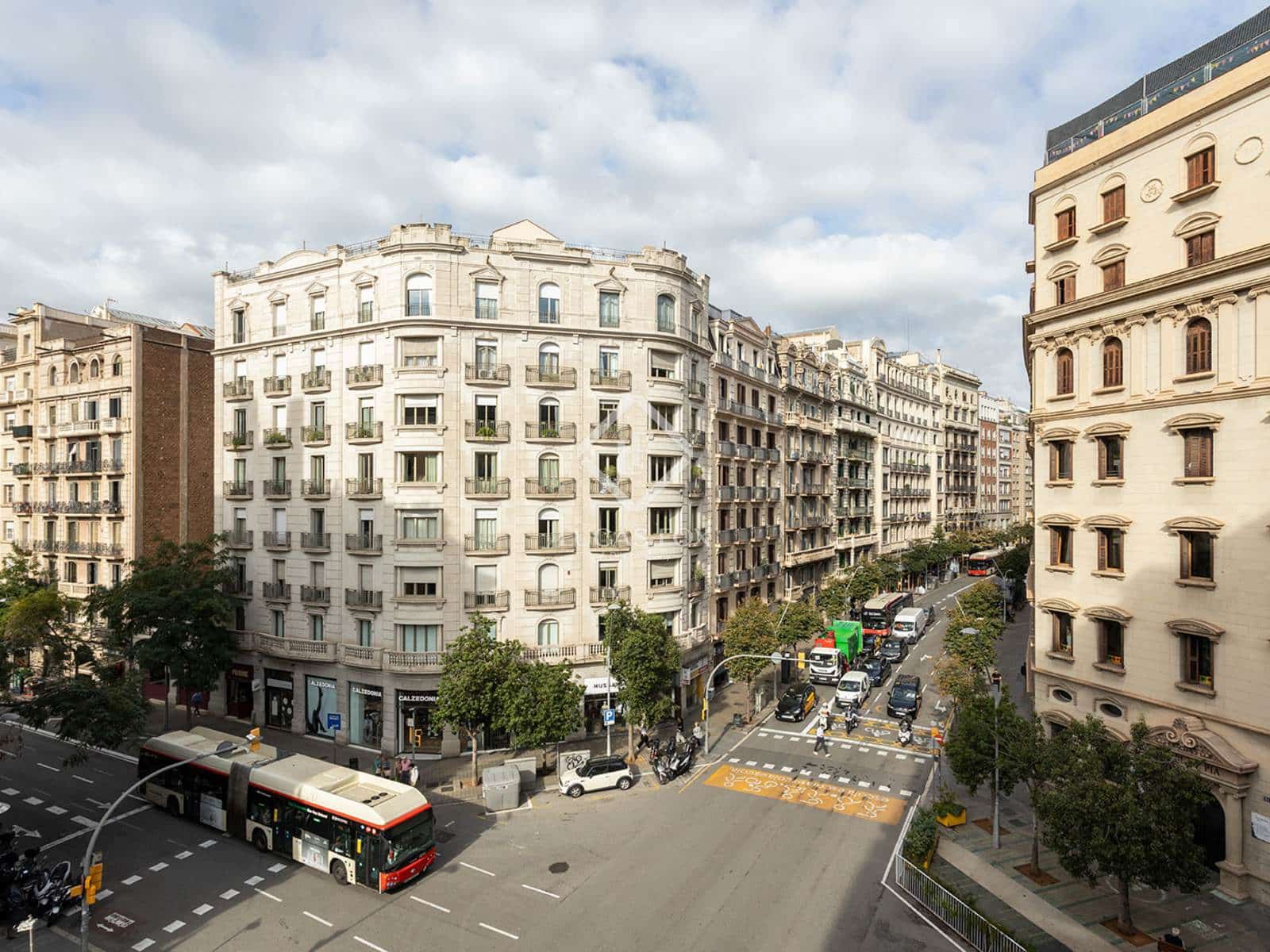 5 slaapkamer Appartement te koop in Barcelona stad - € 1.590.000 (Ref: 9319836)