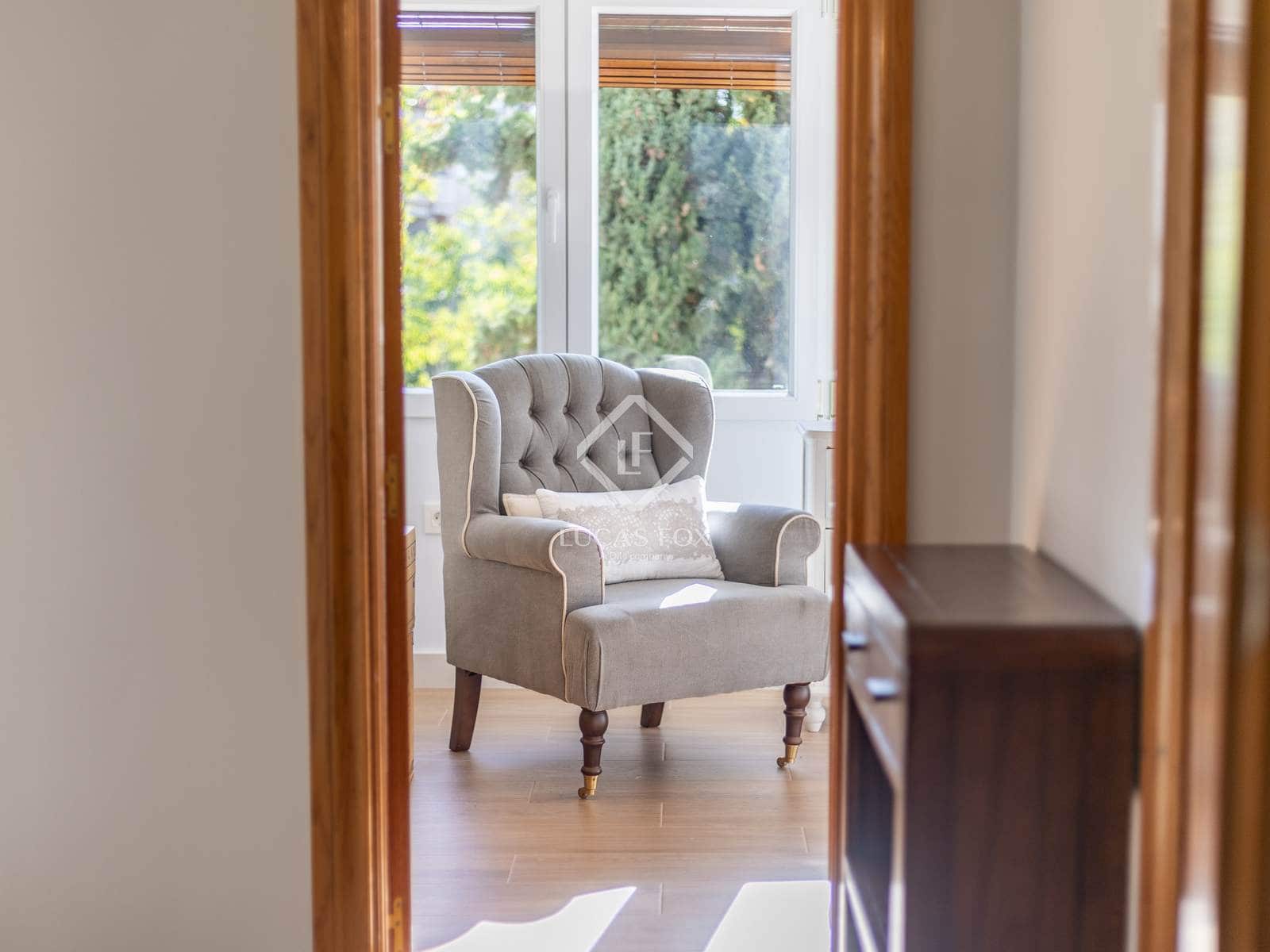 5 sypialnia Willa na sprzedaż w Miasto Grenada z basenem garażem - 1 475 000 € (Ref: 9319941)