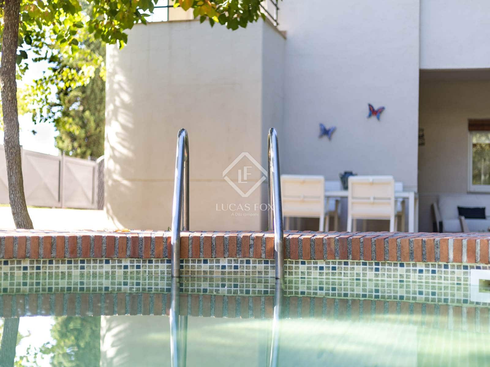 5 sypialnia Willa na sprzedaż w Miasto Grenada z basenem garażem - 1 475 000 € (Ref: 9319941)