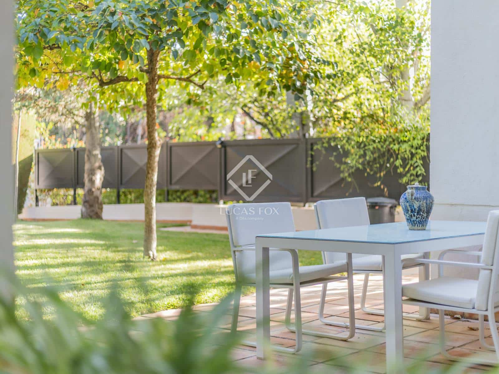 5 sypialnia Willa na sprzedaż w Miasto Grenada z basenem garażem - 1 475 000 € (Ref: 9319941)