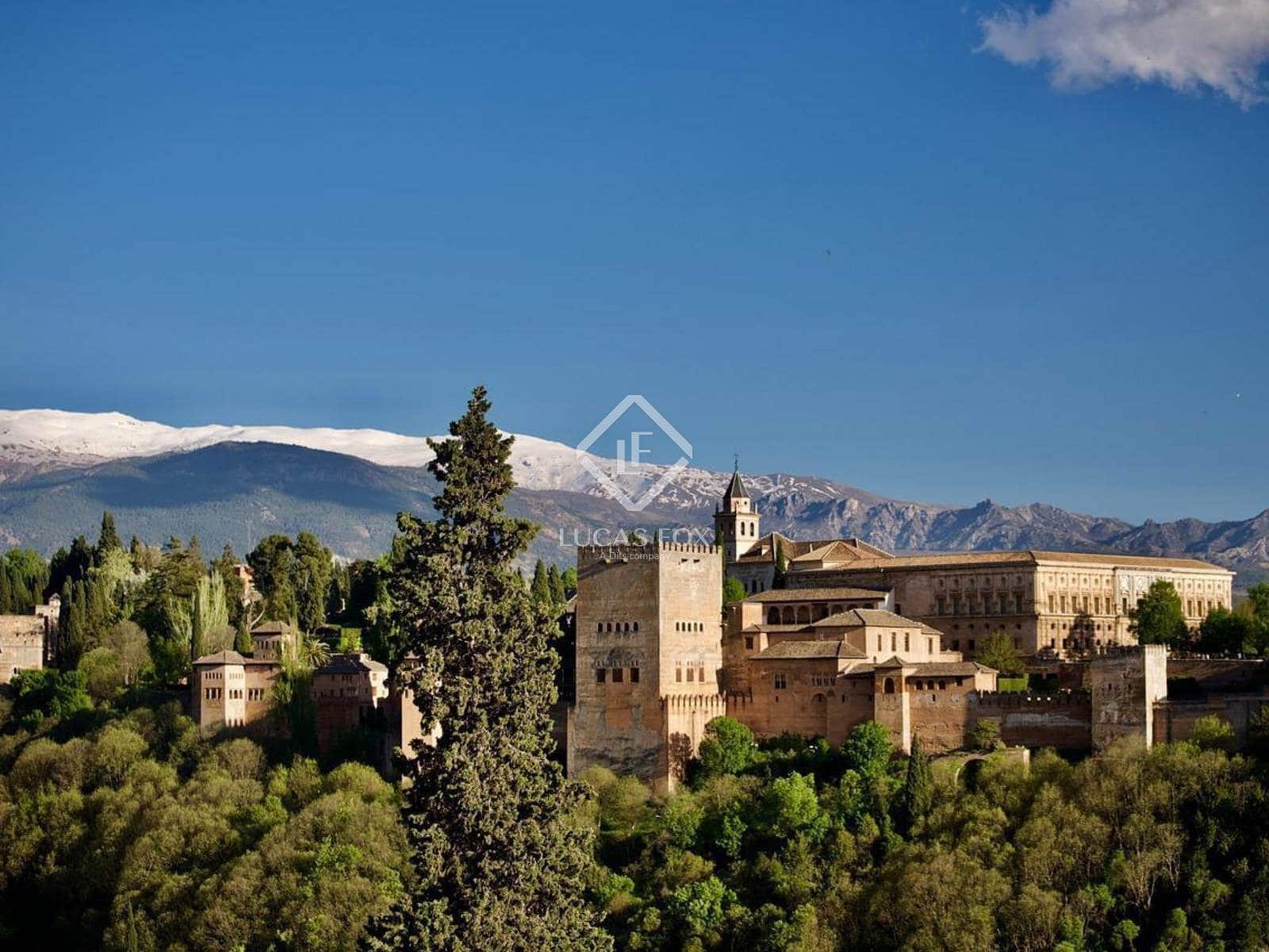 5 sypialnia Willa na sprzedaż w Miasto Grenada z basenem garażem - 1 475 000 € (Ref: 9319941)