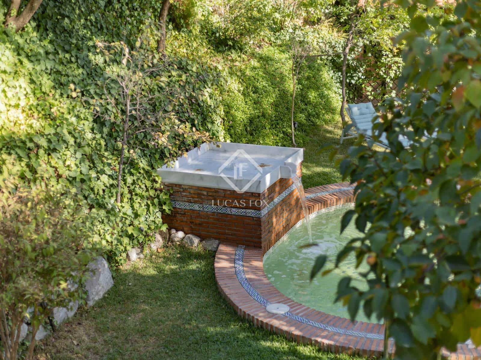 5 sypialnia Willa na sprzedaż w Miasto Grenada z basenem garażem - 1 475 000 € (Ref: 9319941)