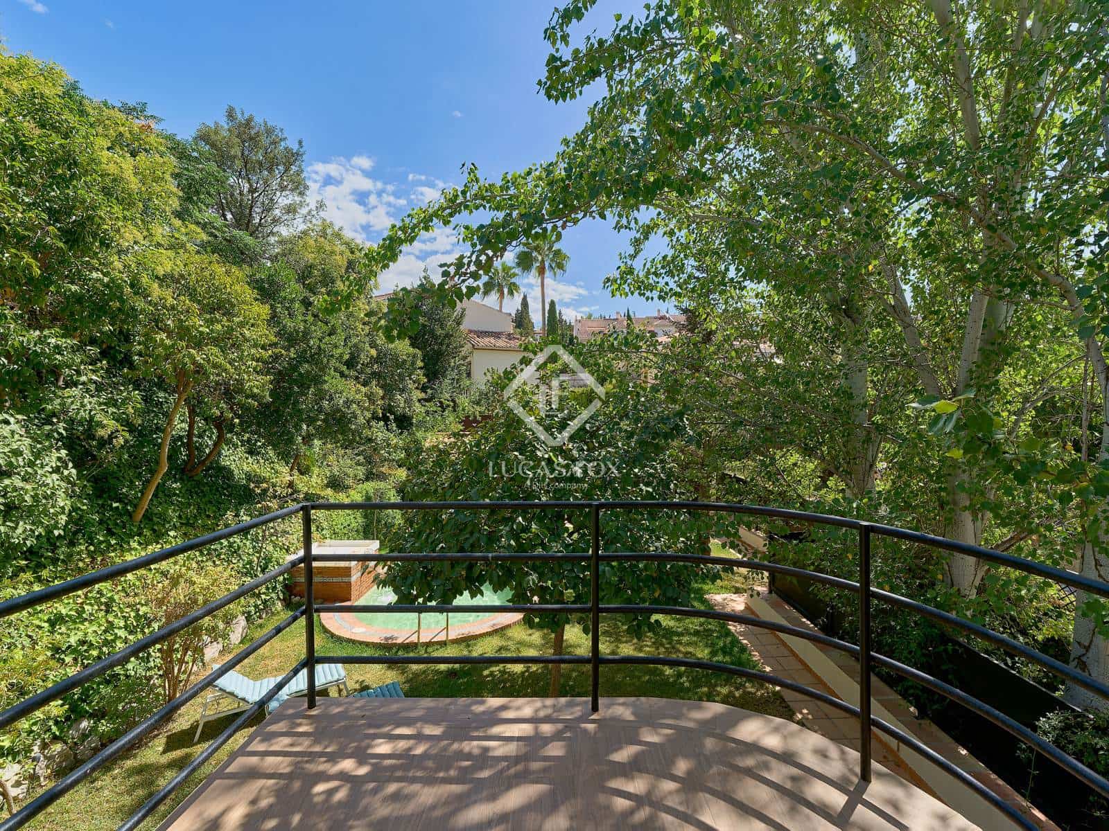 5 sypialnia Willa na sprzedaż w Miasto Grenada z basenem garażem - 1 475 000 € (Ref: 9319941)