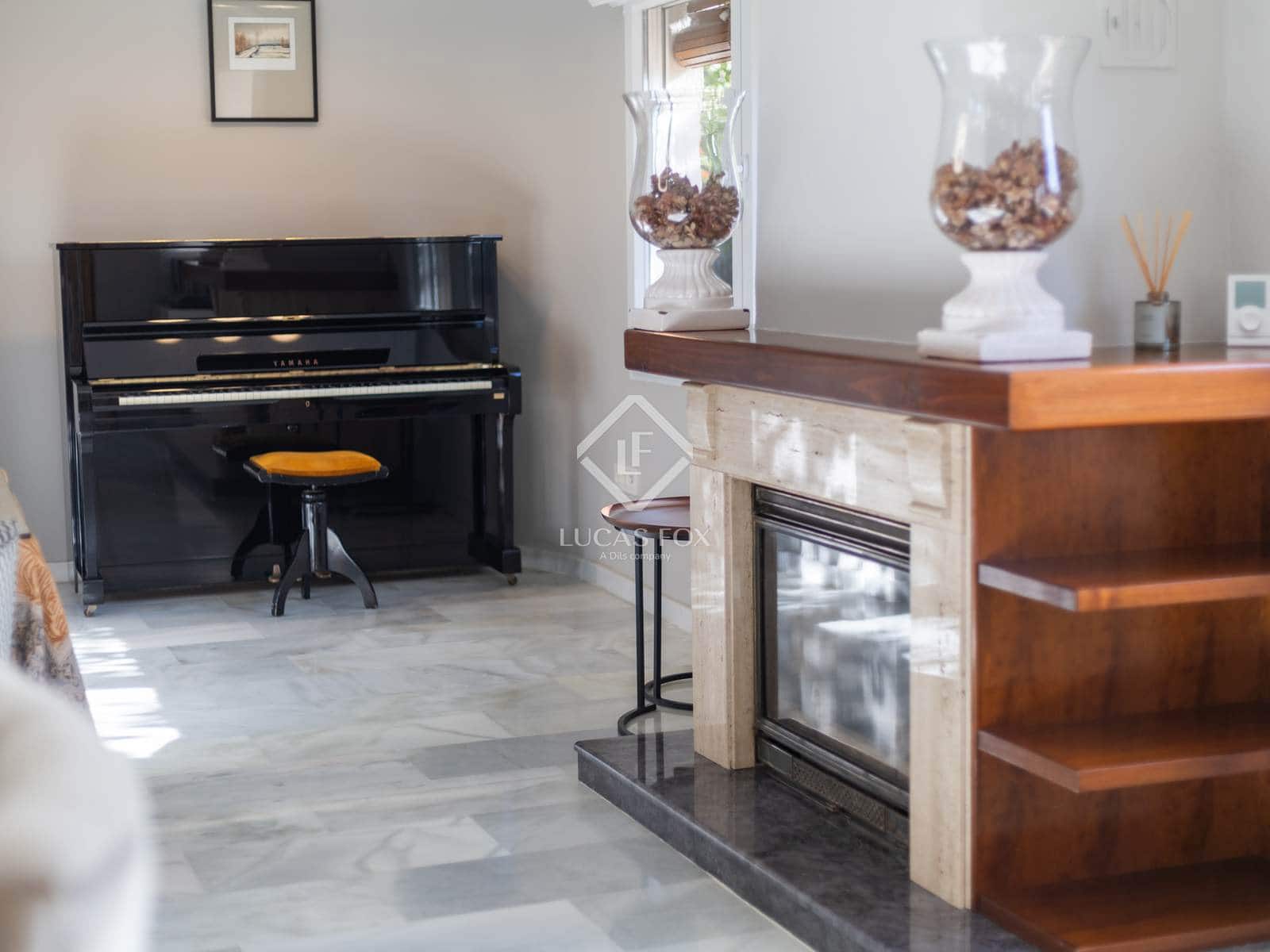 5 sypialnia Willa na sprzedaż w Miasto Grenada z basenem garażem - 1 475 000 € (Ref: 9319941)