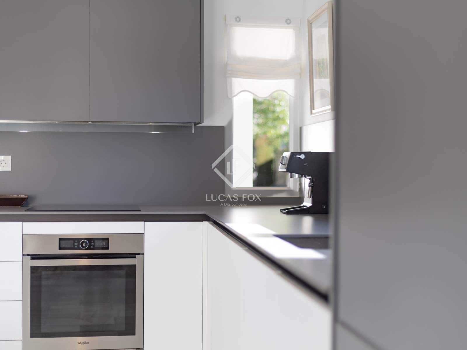 5 sypialnia Willa na sprzedaż w Miasto Grenada z basenem garażem - 1 475 000 € (Ref: 9319941)