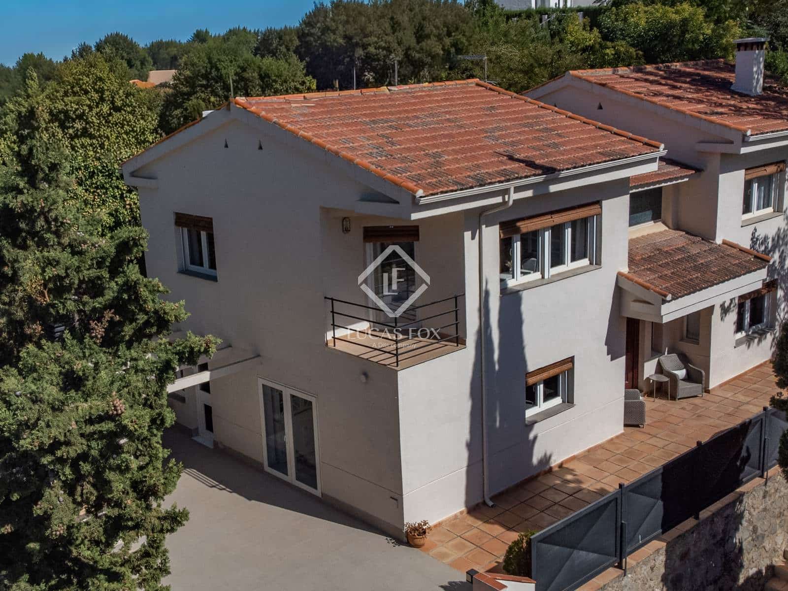 5 sypialnia Willa na sprzedaż w Miasto Grenada z basenem garażem - 1 475 000 € (Ref: 9319941)