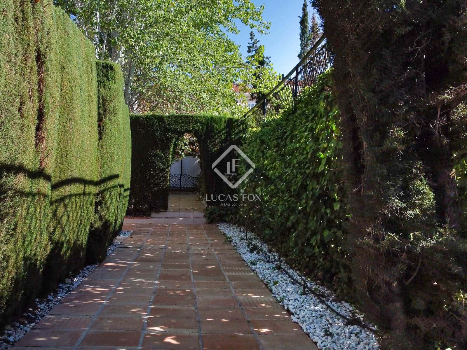 5 sypialnia Willa na sprzedaż w Miasto Grenada z basenem garażem - 1 475 000 € (Ref: 9319941)