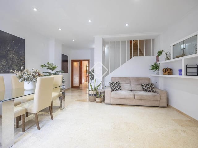 7 soverom Villa til salgs i Catarroja med garasje - € 500 000 (Ref: 9319945)