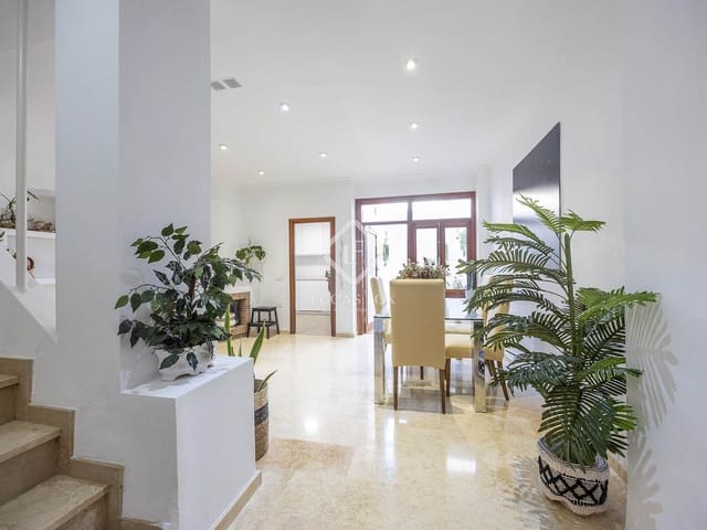 7 soverom Villa til salgs i Catarroja med garasje - € 500 000 (Ref: 9319945)