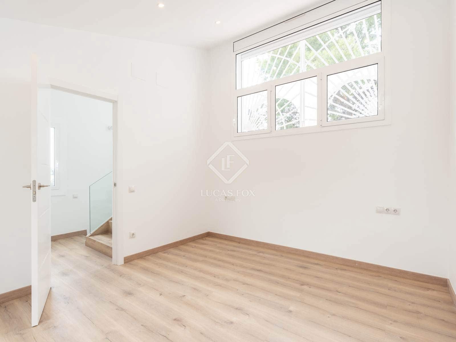 4 makuuhuone Huvila myytävänä paikassa Castelldefels mukana uima-altaan 
autotalli - 850 000 € (Ref: 9322305)