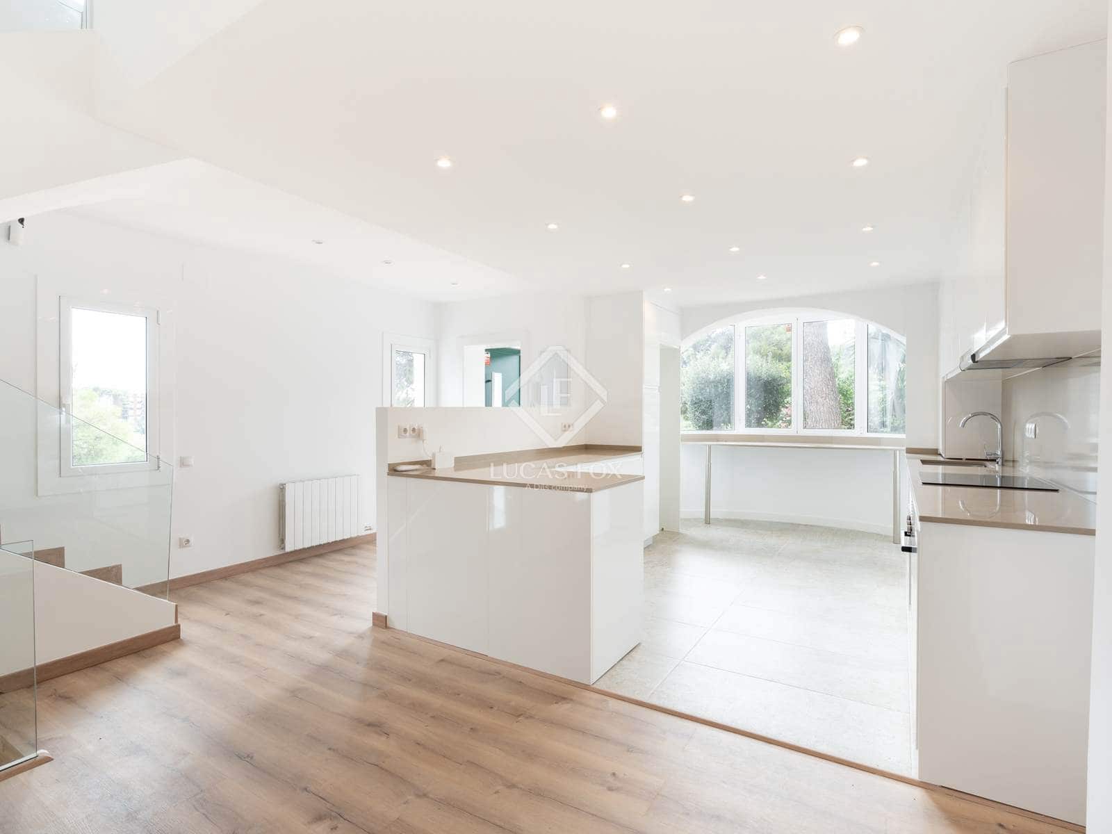 4 makuuhuone Huvila myytävänä paikassa Castelldefels mukana uima-altaan 
autotalli - 850 000 € (Ref: 9322305)