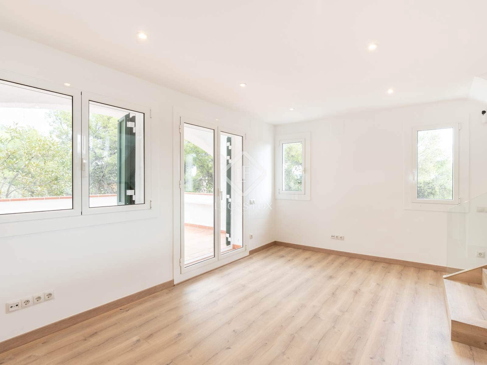 4 makuuhuone Huvila myytävänä paikassa Castelldefels mukana uima-altaan 
autotalli - 850 000 € (Ref: 9322305)