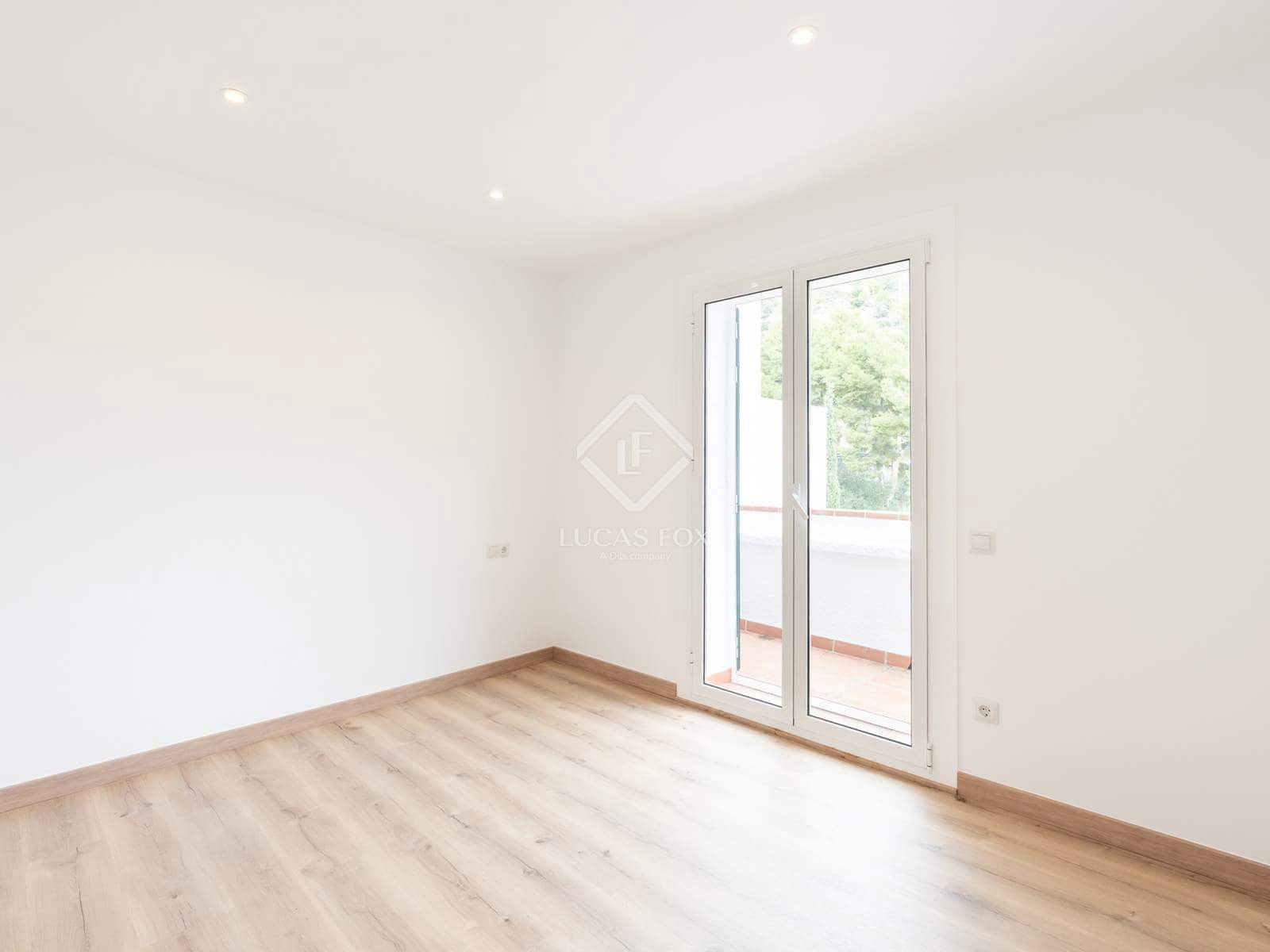 4 makuuhuone Huvila myytävänä paikassa Castelldefels mukana uima-altaan 
autotalli - 850 000 € (Ref: 9322305)