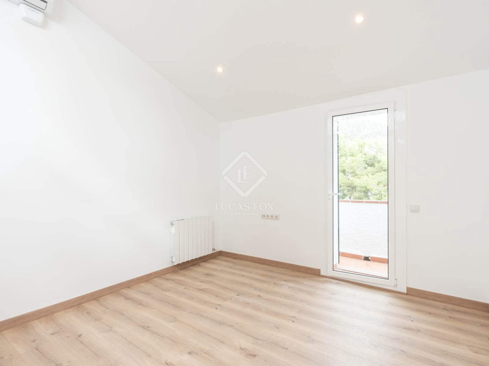 4 makuuhuone Huvila myytävänä paikassa Castelldefels mukana uima-altaan 
autotalli - 850 000 € (Ref: 9322305)