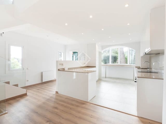 4 makuuhuone Huvila myytävänä paikassa Castelldefels mukana uima-altaan 
autotalli - 850 000 € (Ref: 9322305)