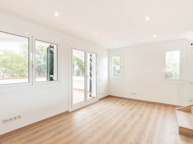 4 makuuhuone Huvila myytävänä paikassa Castelldefels mukana uima-altaan 
autotalli - 850 000 € (Ref: 9322305)