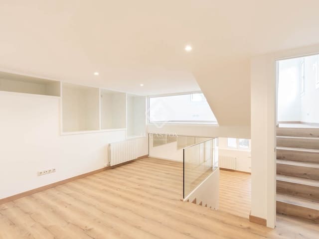 4 makuuhuone Huvila myytävänä paikassa Castelldefels mukana uima-altaan 
autotalli - 850 000 € (Ref: 9322305)