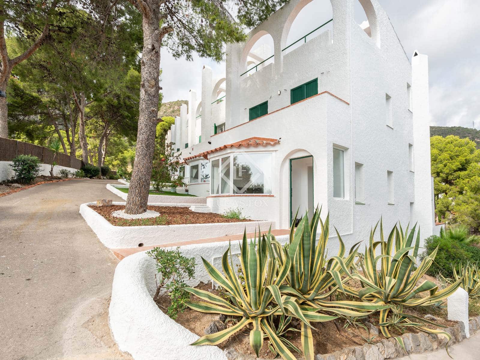 4 makuuhuone Huvila myytävänä paikassa Castelldefels mukana uima-altaan 
autotalli - 850 000 € (Ref: 9322305)