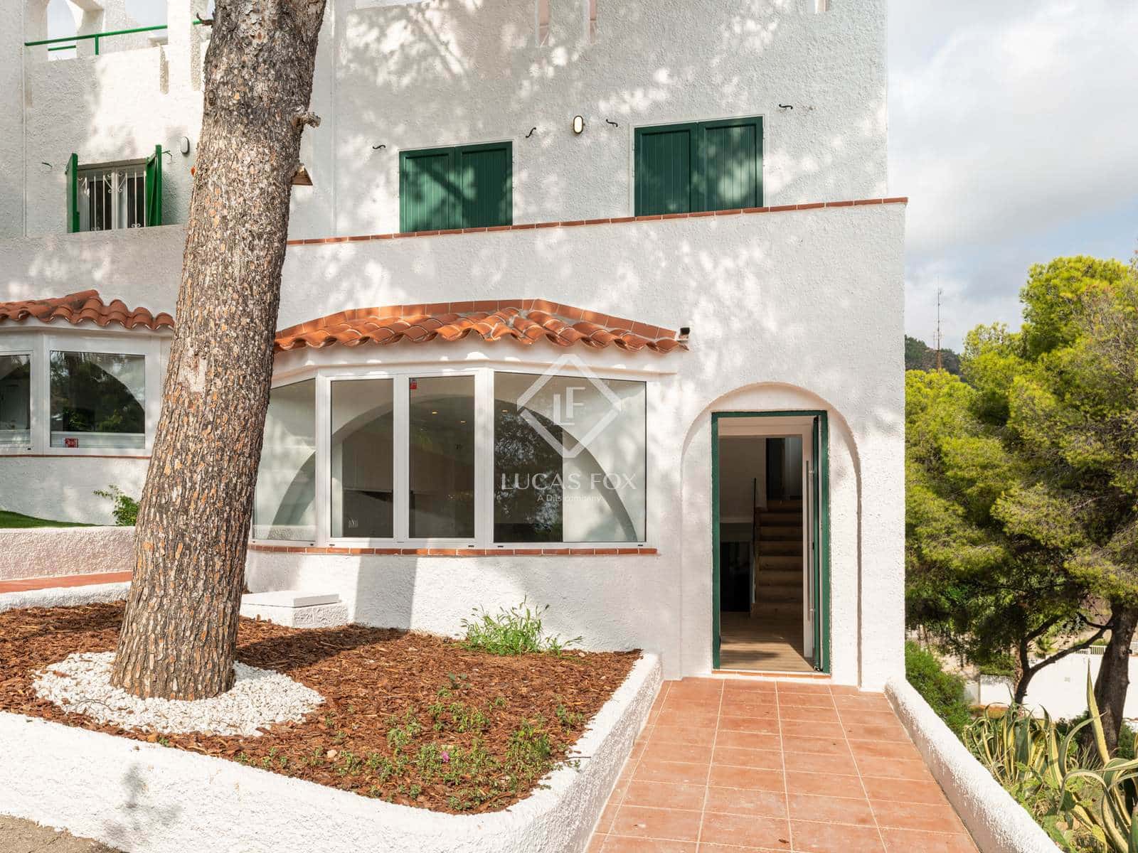 4 makuuhuone Huvila myytävänä paikassa Castelldefels mukana uima-altaan 
autotalli - 850 000 € (Ref: 9322305)