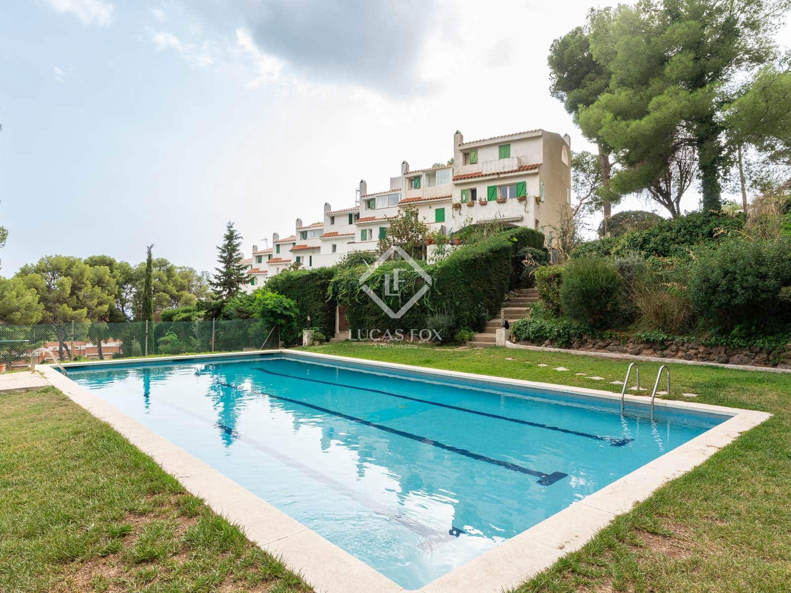 4 makuuhuone Huvila myytävänä paikassa Castelldefels mukana uima-altaan 
autotalli - 850 000 € (Ref: 9322305)