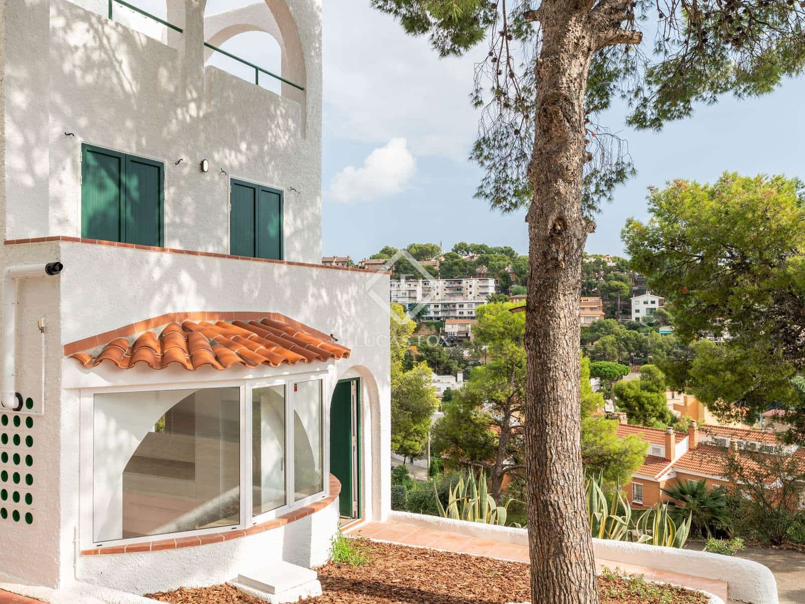 4 makuuhuone Huvila myytävänä paikassa Castelldefels mukana uima-altaan 
autotalli - 850 000 € (Ref: 9322305)