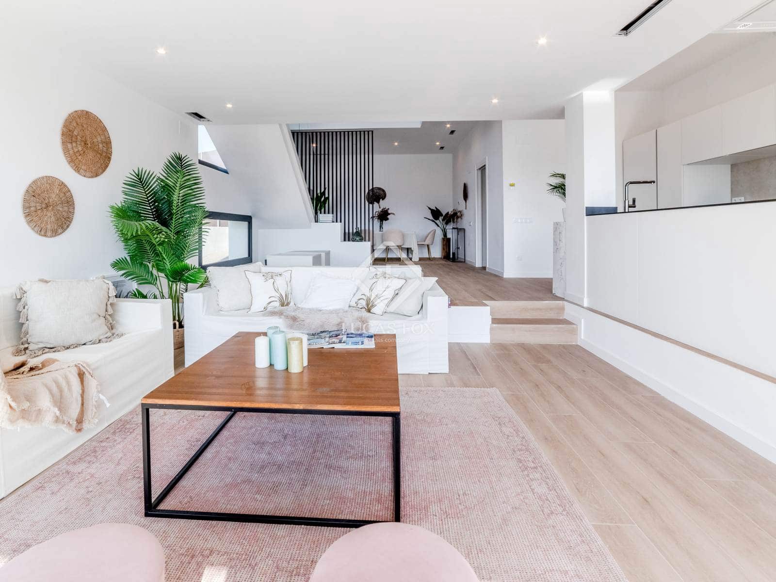 4 bedroom Villa for sale in Canyelles with pool garage - € 599,000 (Ref: 9322335)