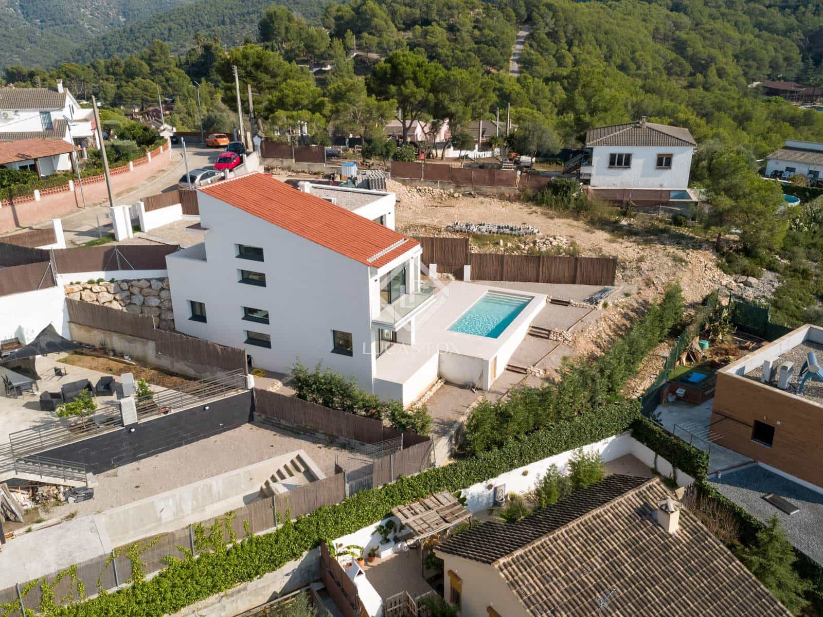 4 bedroom Villa for sale in Canyelles with pool garage - € 599,000 (Ref: 9322335)