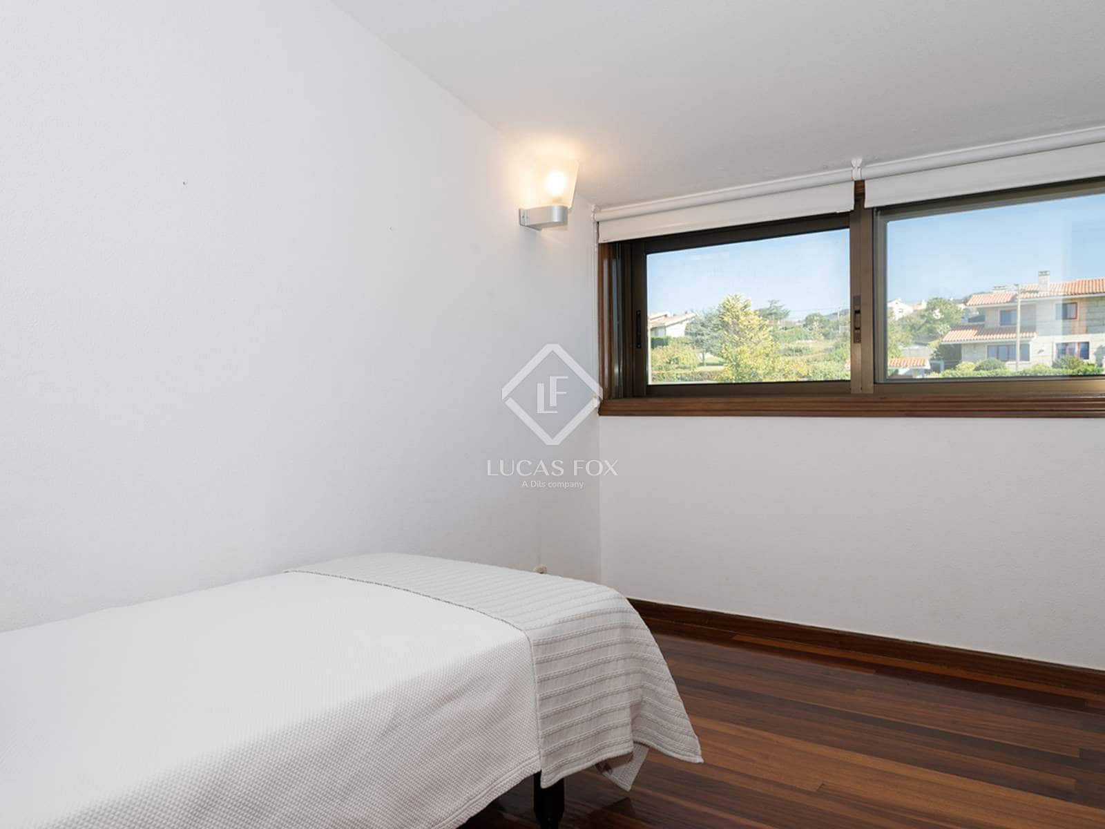 7 soverom Villa til salgs i Nigran med svømmebasseng garasje - € 950 000 (Ref: 9325447)