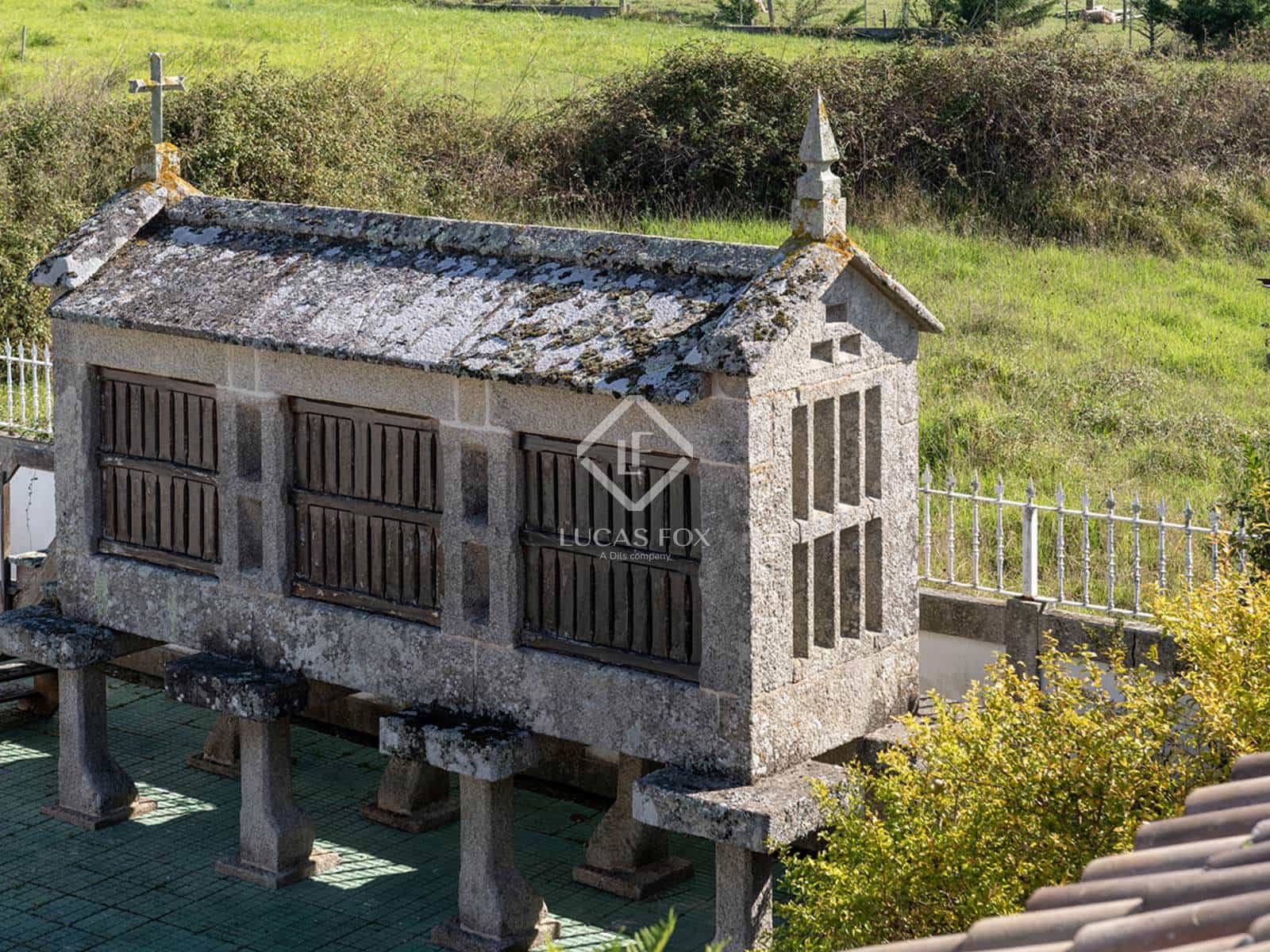 7 soverom Villa til salgs i Nigran med svømmebasseng garasje - € 950 000 (Ref: 9325447)