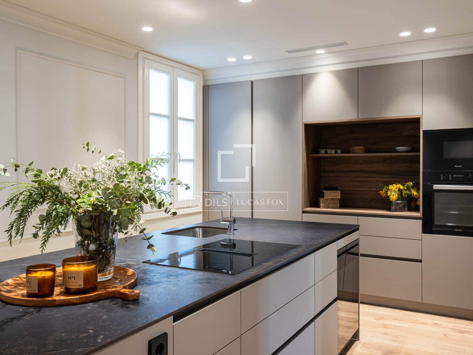 Apartamento de 4 habitaciones en Barcelona ciudad en venta - 1.790.000 € (Ref: 9325615)