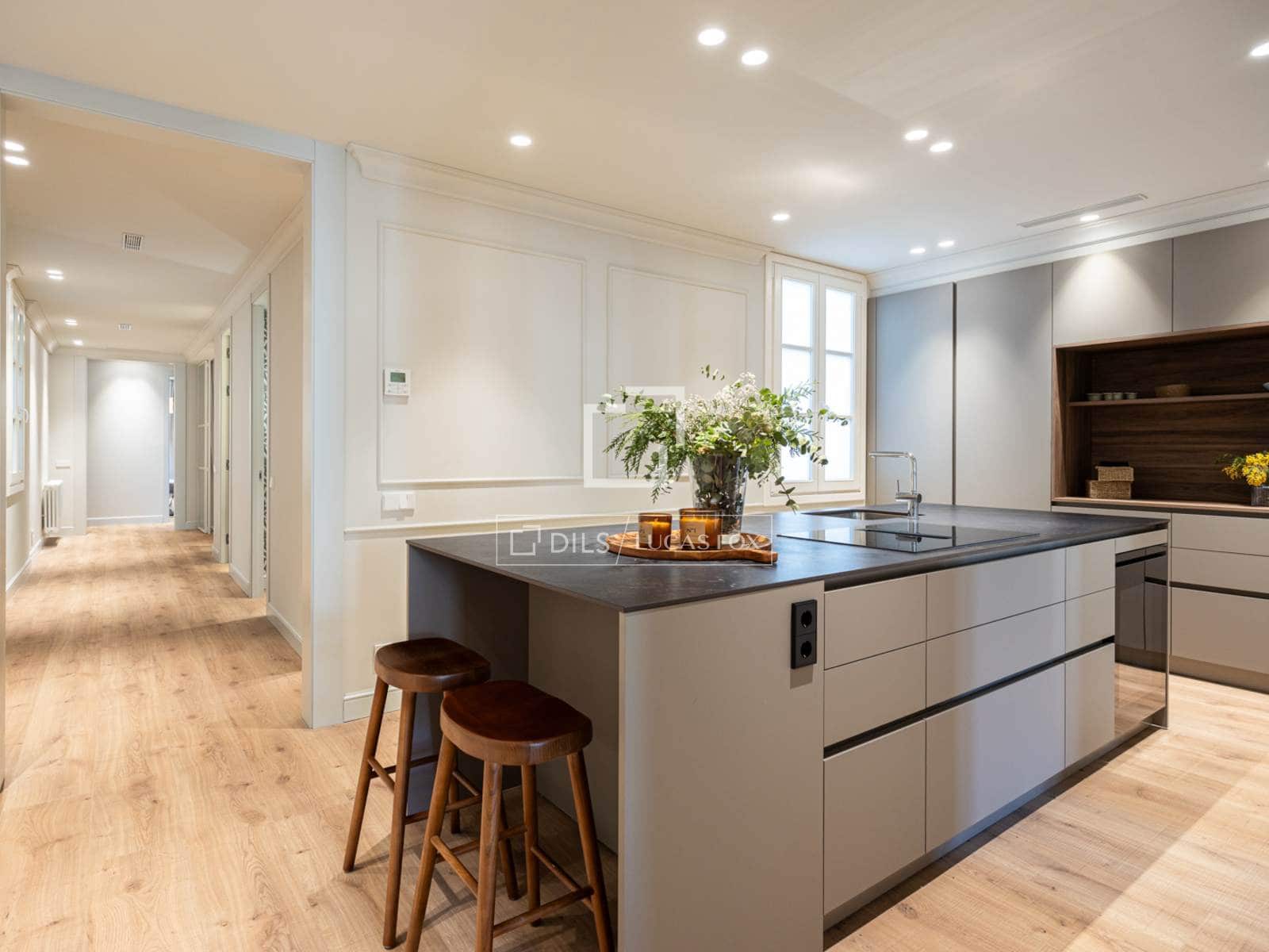 Apartamento de 4 habitaciones en Barcelona ciudad en venta - 1.790.000 € (Ref: 9325615)