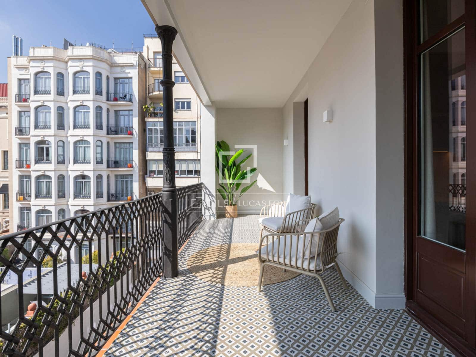 Apartamento de 4 habitaciones en Barcelona ciudad en venta - 1.790.000 € (Ref: 9325615)