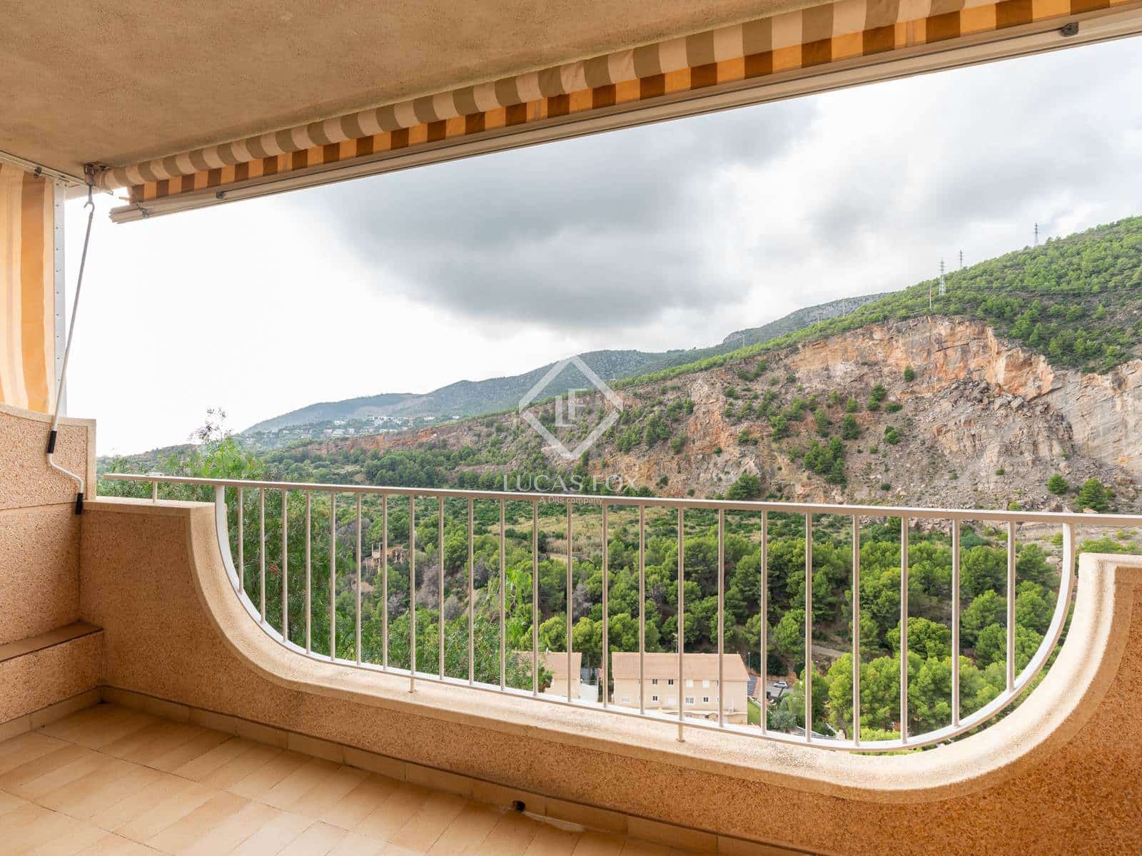 5 soveværelse Villa til salg i Sitges med swimmingpool - € 495.000 (Ref: 9325618)