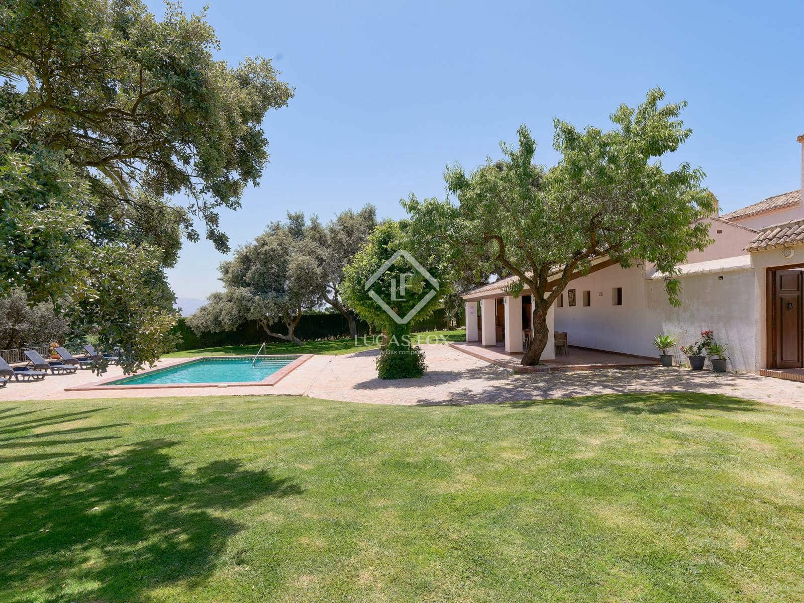 13 soveværelse Finca/Landehus til salg i Antequera med swimmingpool garage - € 2.450.000 (Ref: 9325620)