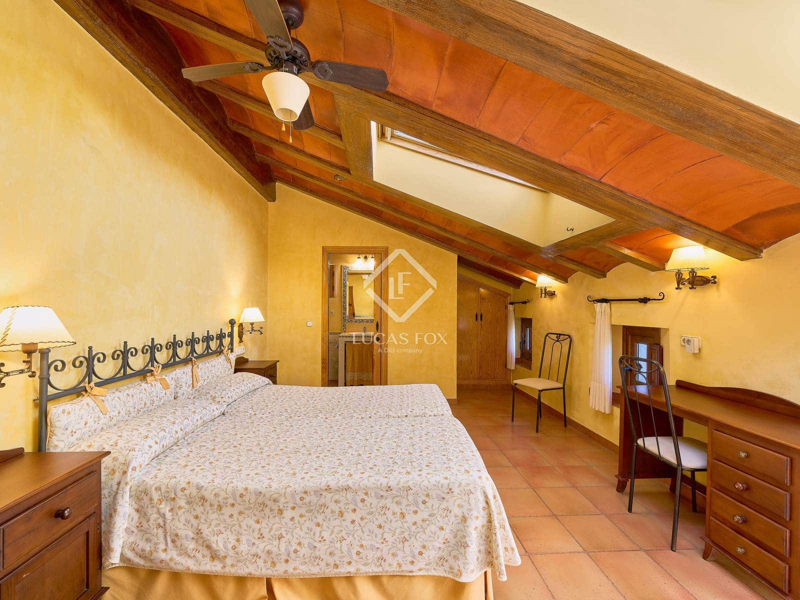 13 soveværelse Finca/Landehus til salg i Antequera med swimmingpool garage - € 2.450.000 (Ref: 9325620)