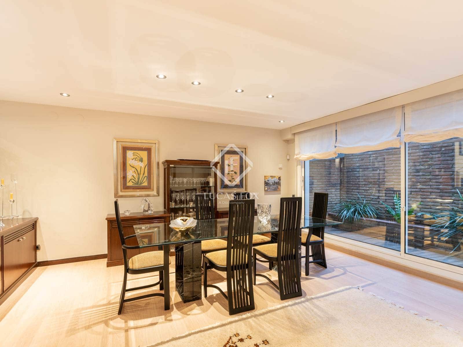 4 bedroom Villa for sale in Sant Cugat del Valles with garage - € 1,050,000 (Ref: 9328334)