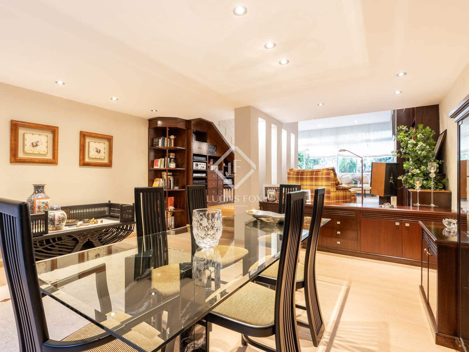 4 bedroom Villa for sale in Sant Cugat del Valles with garage - € 1,050,000 (Ref: 9328334)