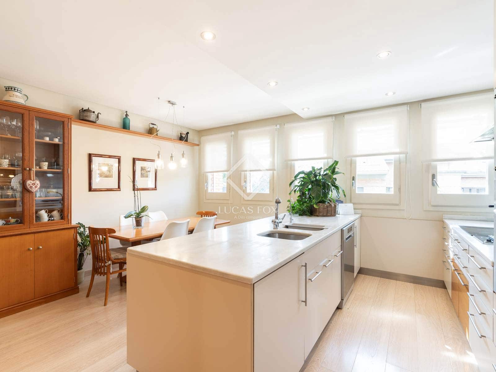 4 bedroom Villa for sale in Sant Cugat del Valles with garage - € 1,050,000 (Ref: 9328334)