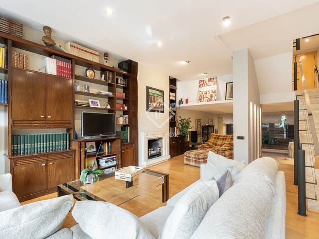 4 bedroom Villa for sale in Sant Cugat del Vallès with garage - € 1,100,000 (Ref: 9328334)