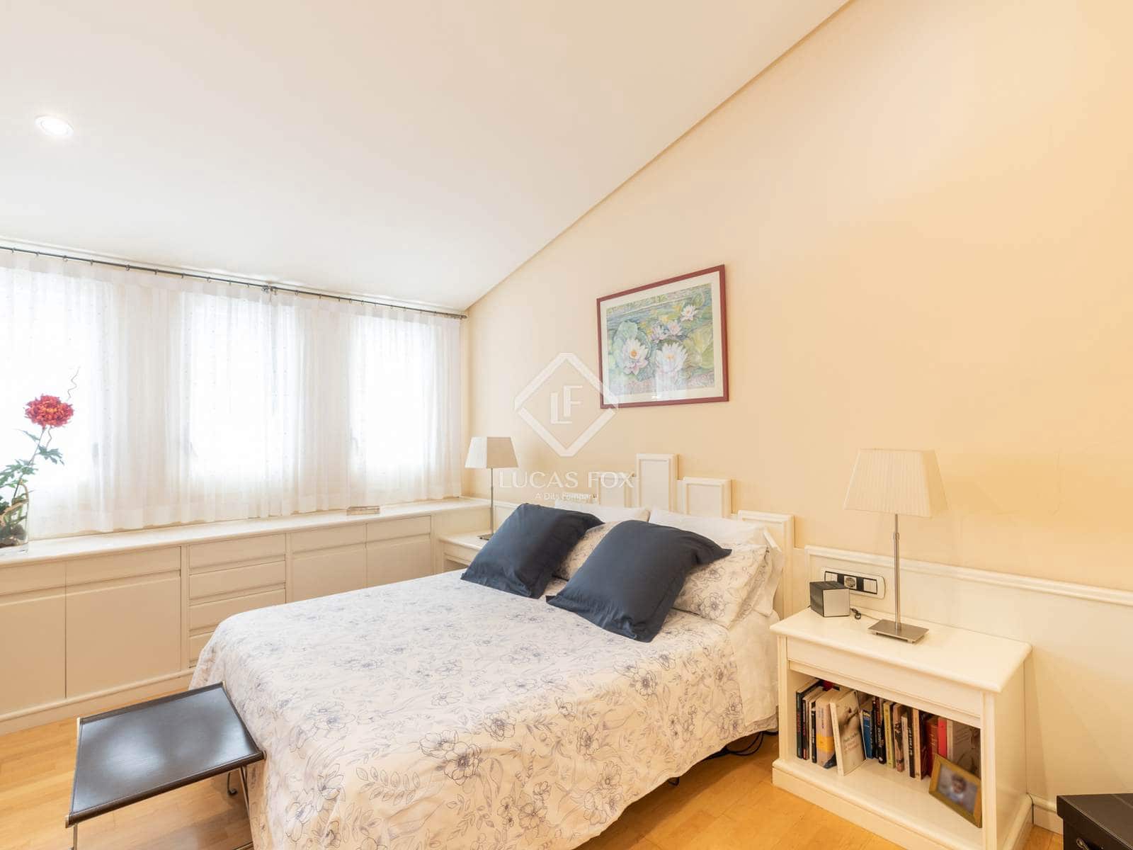 4 bedroom Villa for sale in Sant Cugat del Valles with garage - € 1,050,000 (Ref: 9328334)