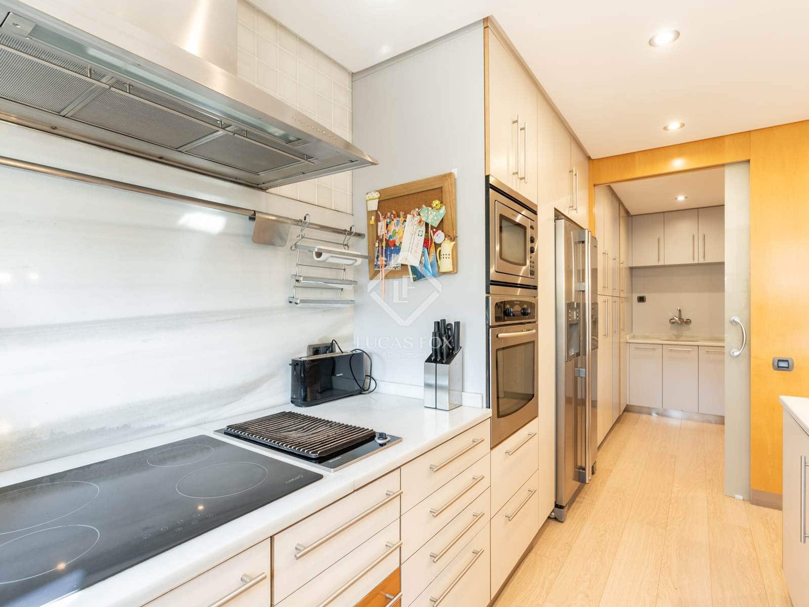 4 bedroom Villa for sale in Sant Cugat del Valles with garage - € 1,050,000 (Ref: 9328334)