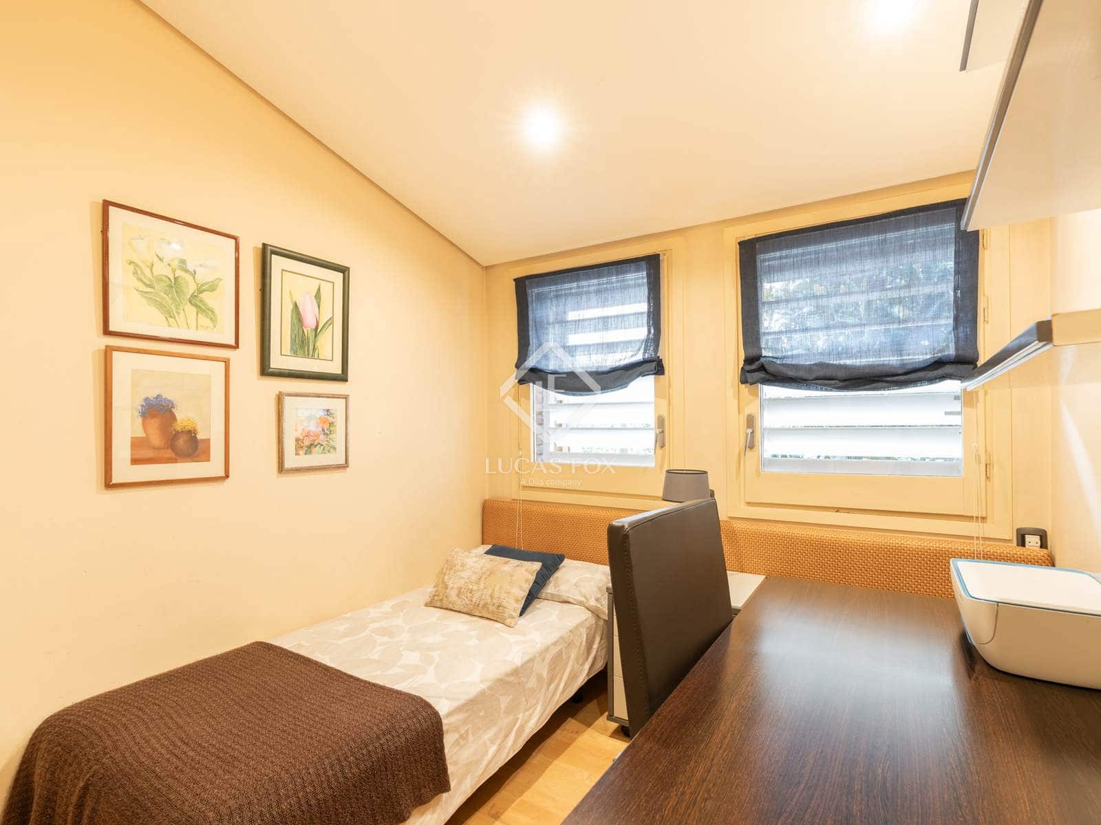 4 bedroom Villa for sale in Sant Cugat del Valles with garage - € 1,050,000 (Ref: 9328334)