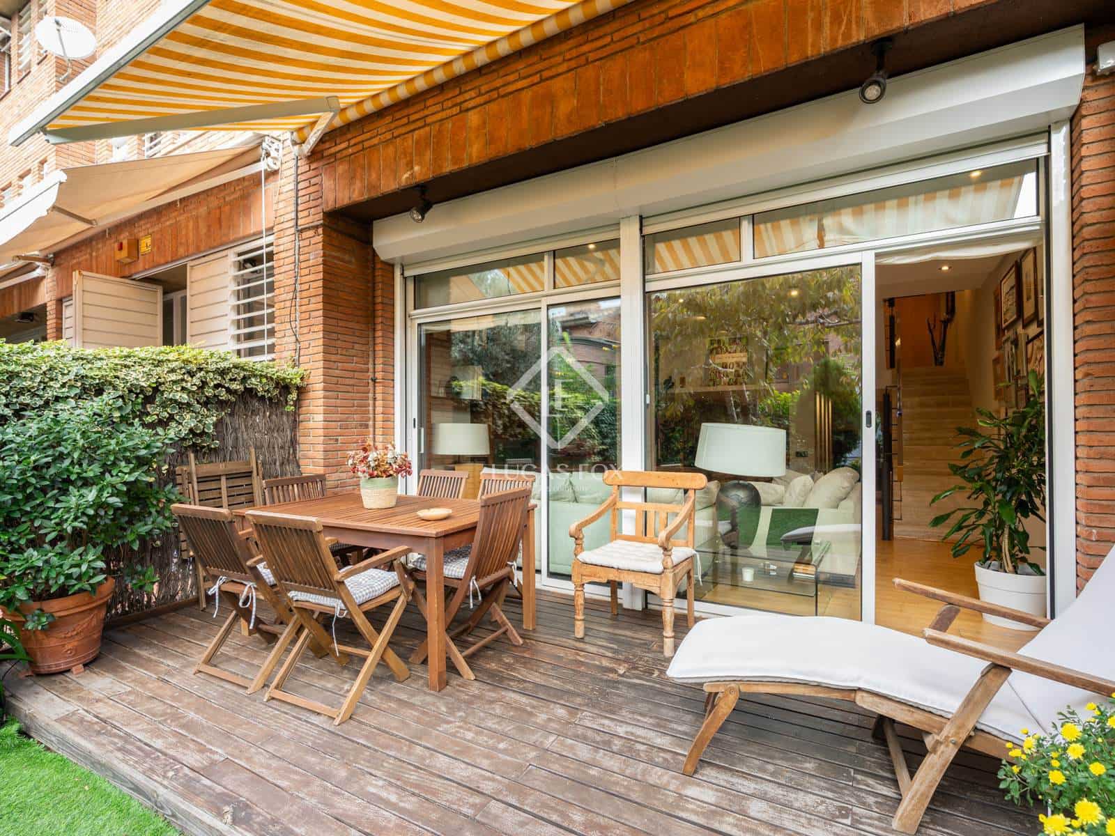 4 bedroom Villa for sale in Sant Cugat del Valles with garage - € 1,050,000 (Ref: 9328334)