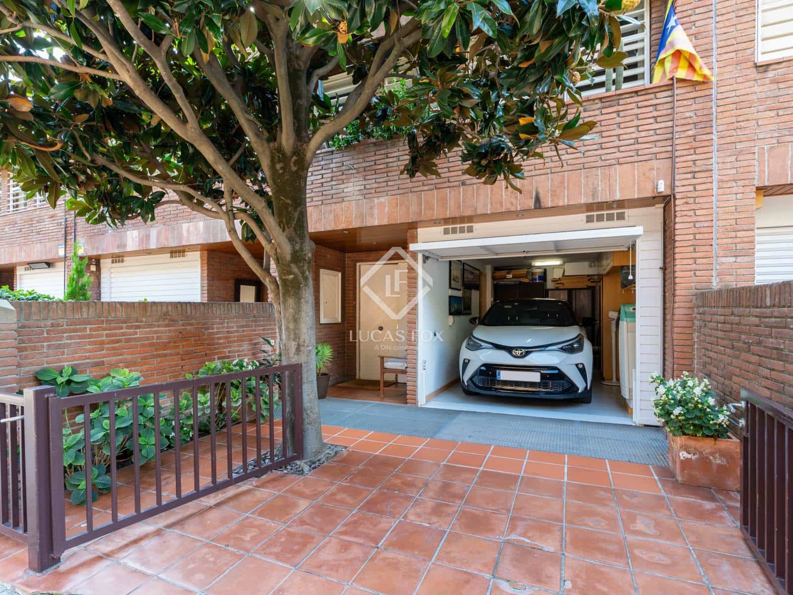 4 bedroom Villa for sale in Sant Cugat del Valles with garage - € 1,050,000 (Ref: 9328334)