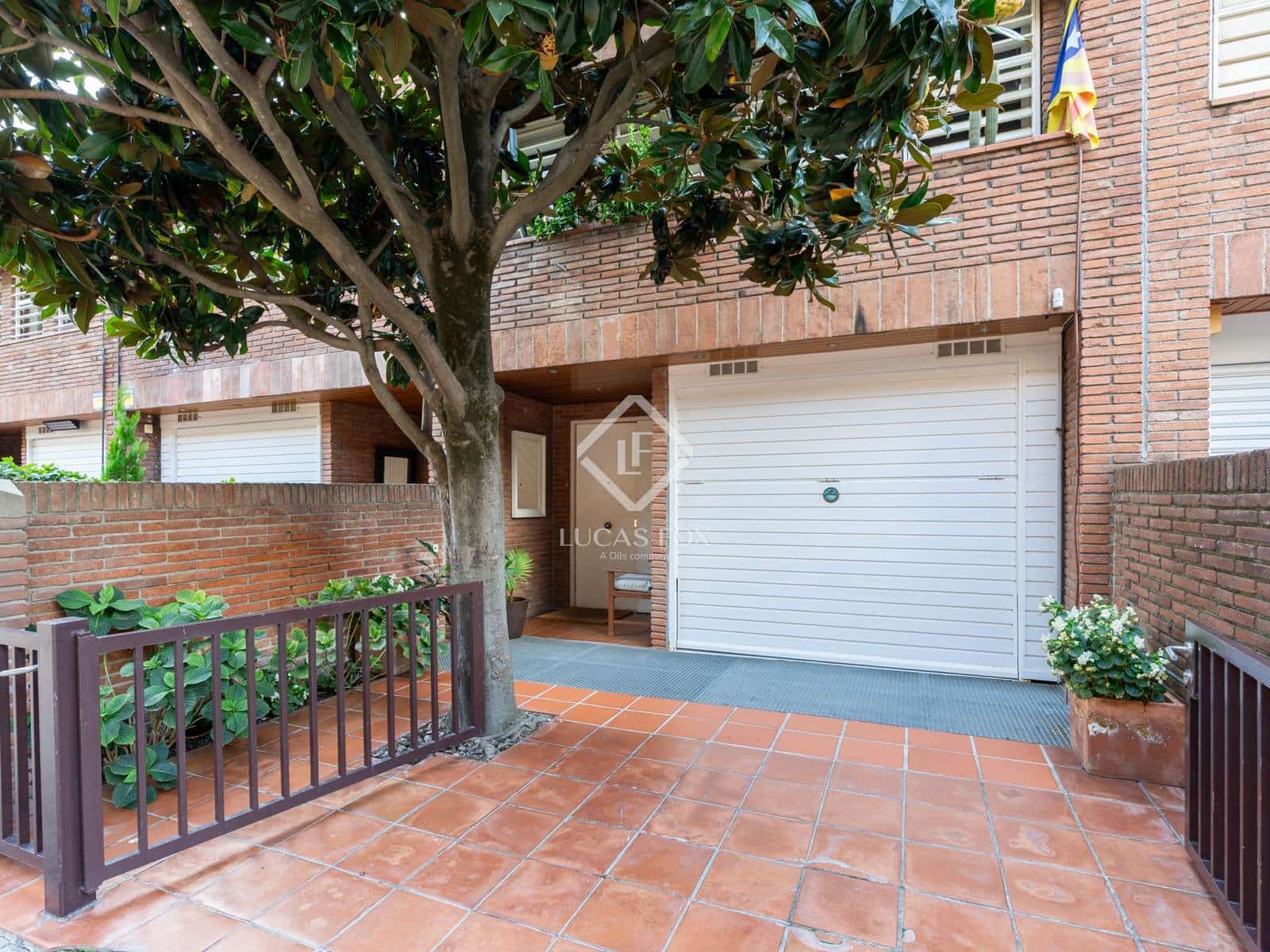 4 bedroom Villa for sale in Sant Cugat del Valles with garage - € 1,050,000 (Ref: 9328334)