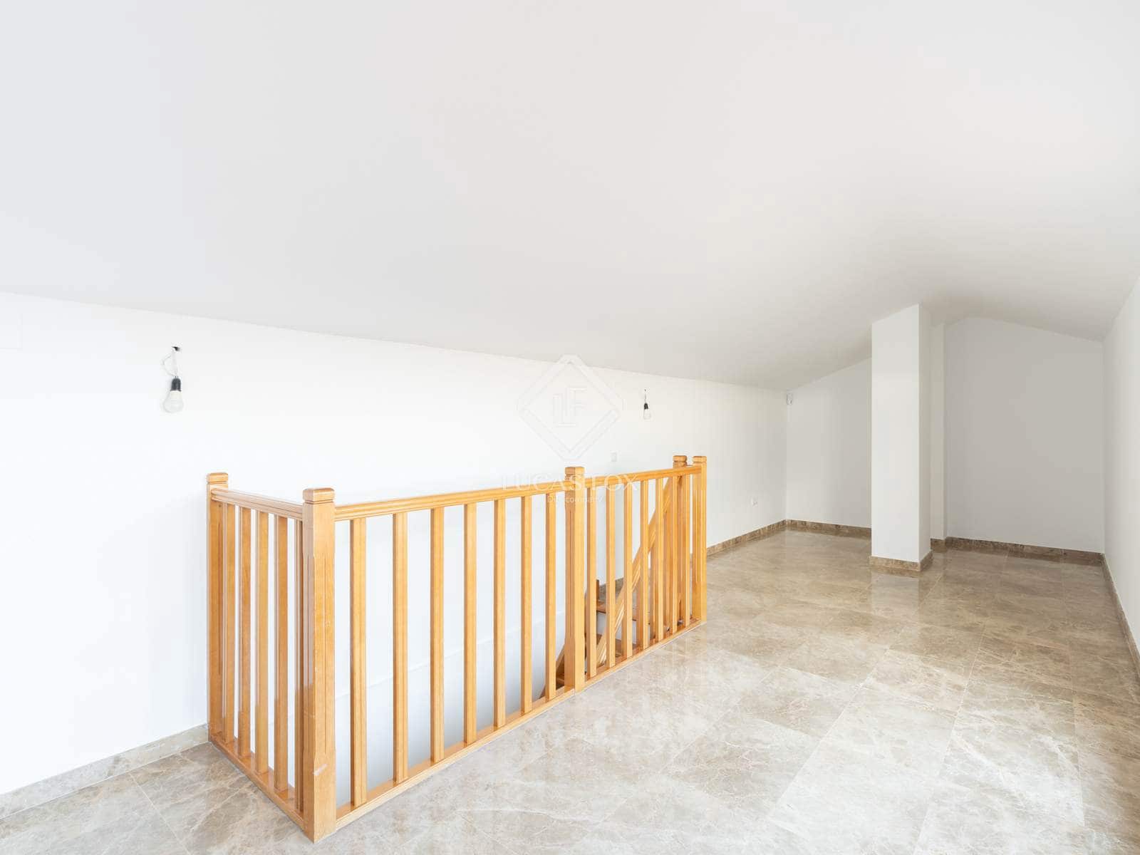 4 quarto Penthouse para venda em Gava com piscina garagem - 1 100 000 € (Ref: 9329852)