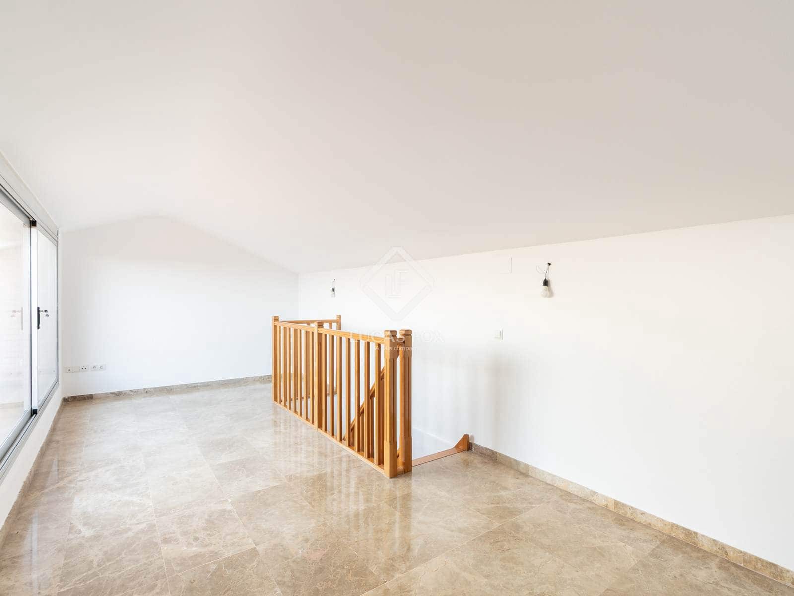 4 quarto Penthouse para venda em Gava com piscina garagem - 1 100 000 € (Ref: 9329852)