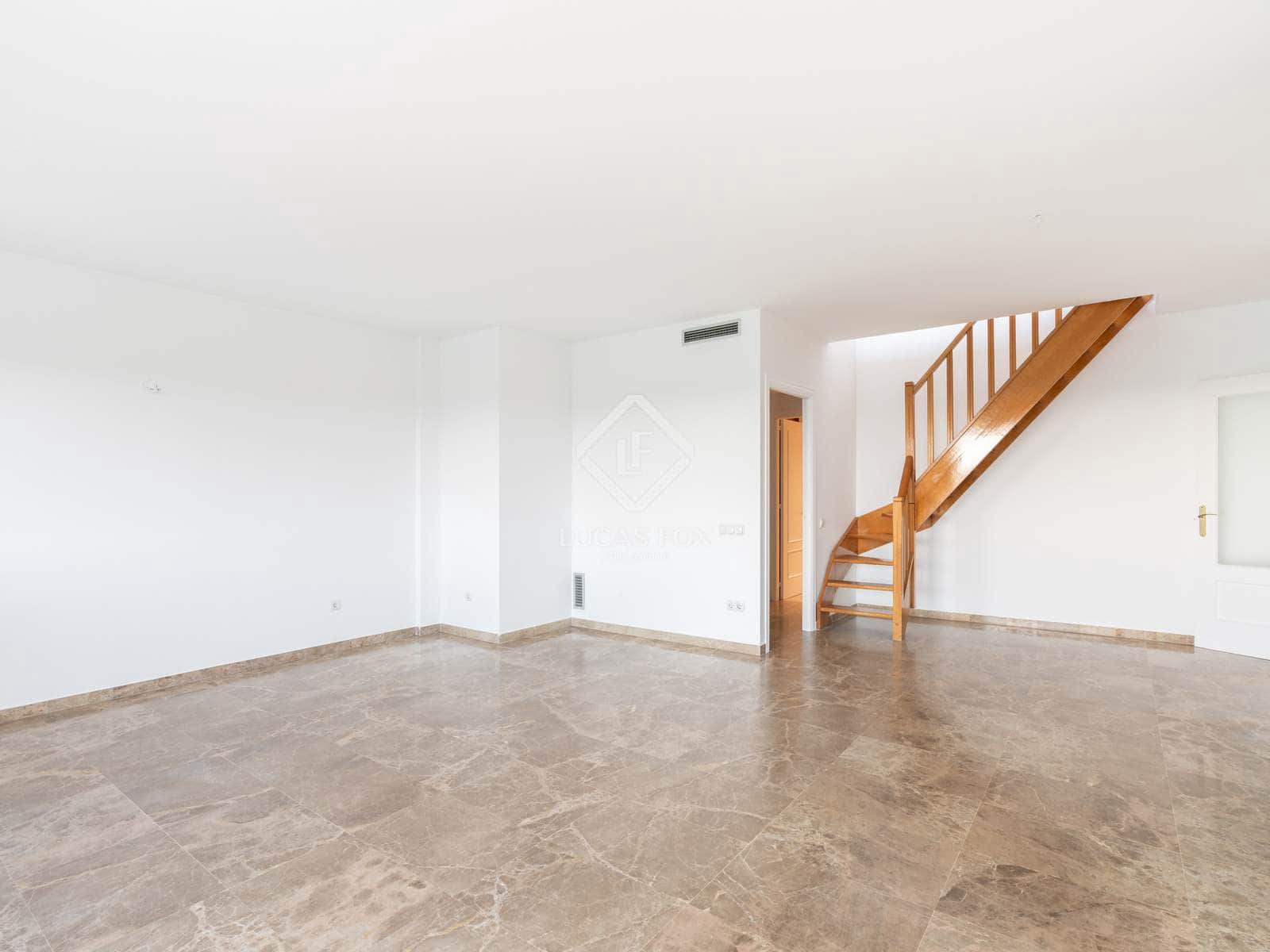 4 quarto Penthouse para venda em Gava com piscina garagem - 1 100 000 € (Ref: 9329852)